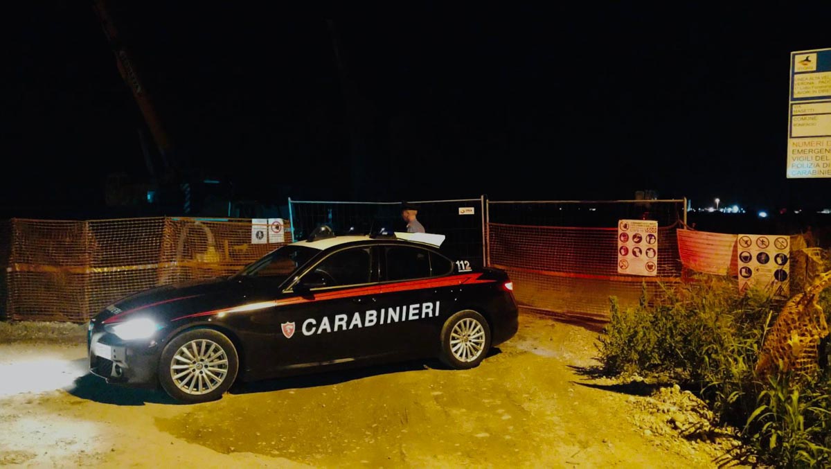 Carabinieri furto carburante