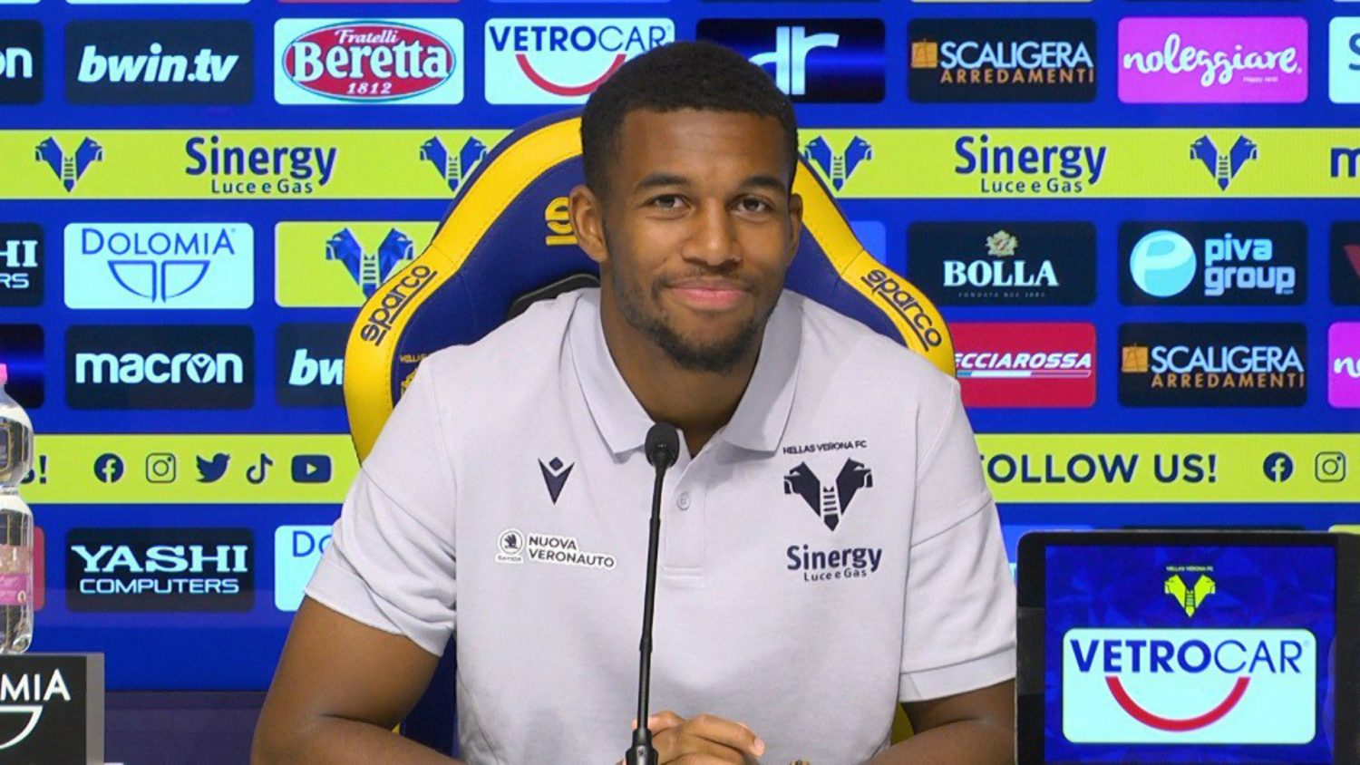 Isak Hien, Hellas Verona