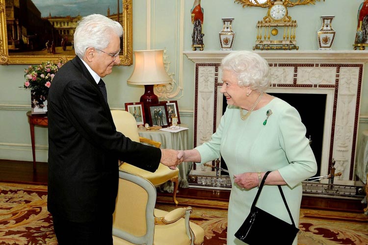 Mattarella Regina Elisabetta