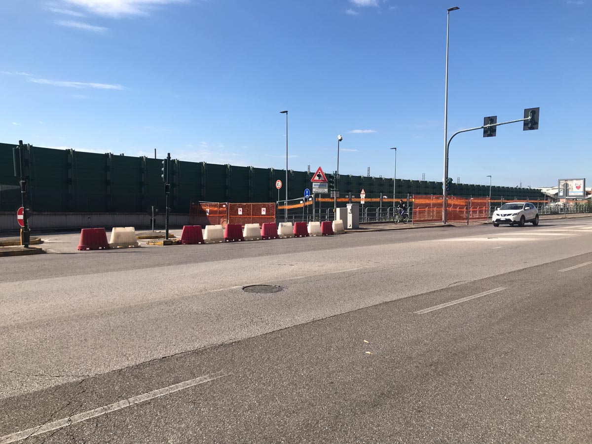 Sottopasso via Porto San Michele chiuso (settembre 2022)