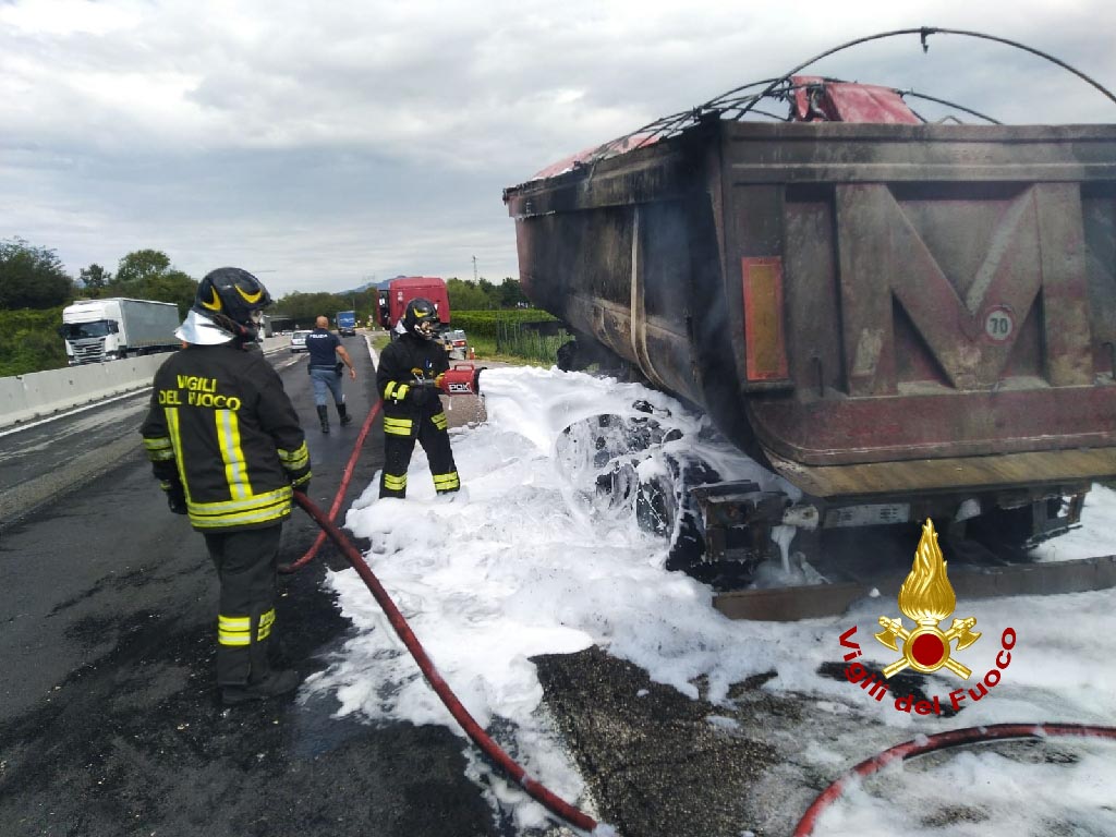 Vigili del fuoco - camion Castelnuovo