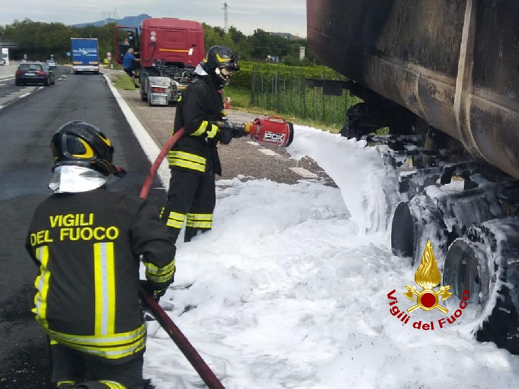Vigili del fuoco - camion Castelnuovo