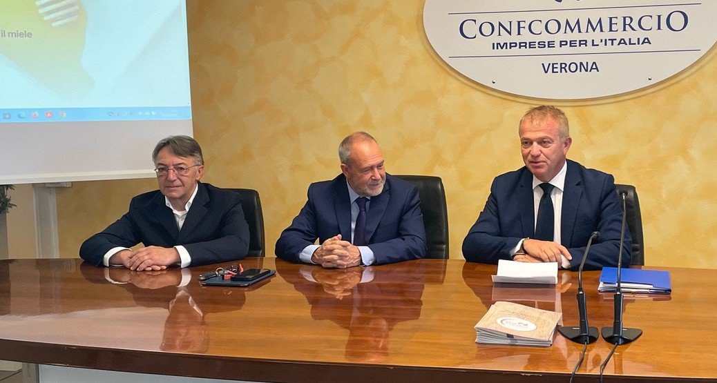 Nella foto da sinistra: Rama. Meridio, Arena