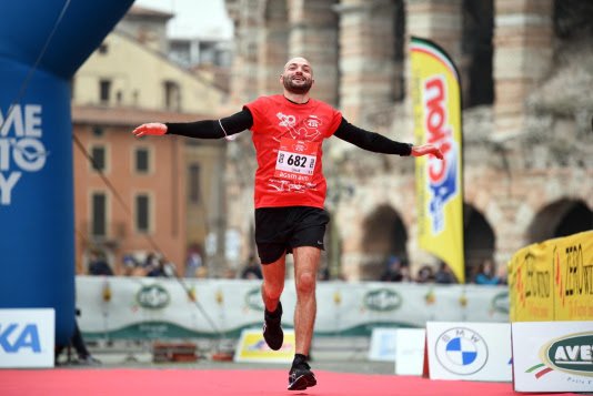 hoka verona marathon