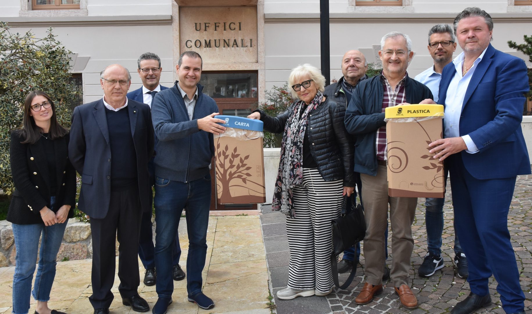 Serit Lessinia contenitori carta e plastica