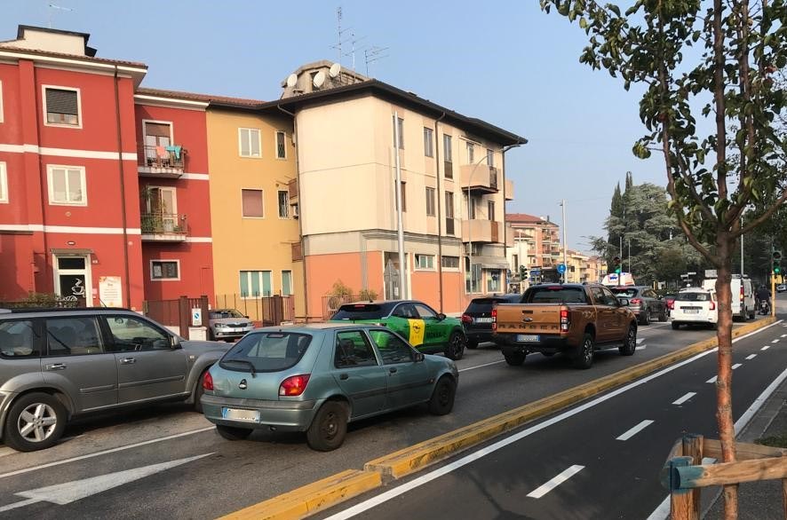 Traffico veicoli smog Borgo Roma blocco euro 5 auto diesel