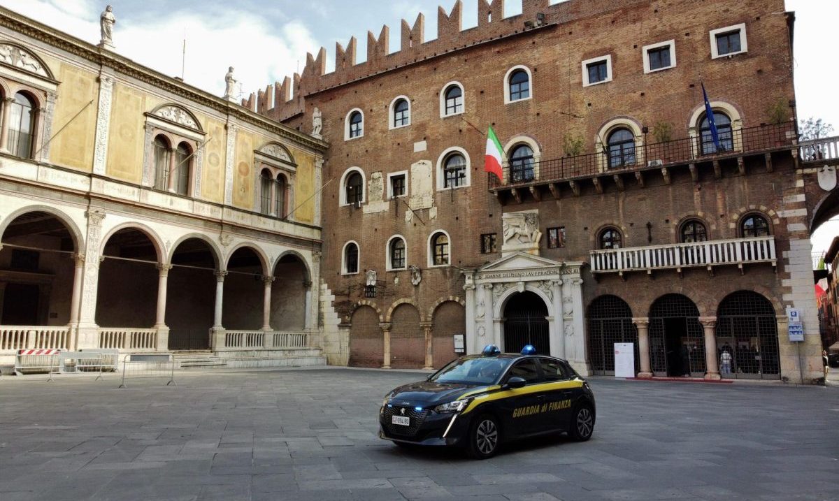 Guardia di Finanza Verona pregiudicato