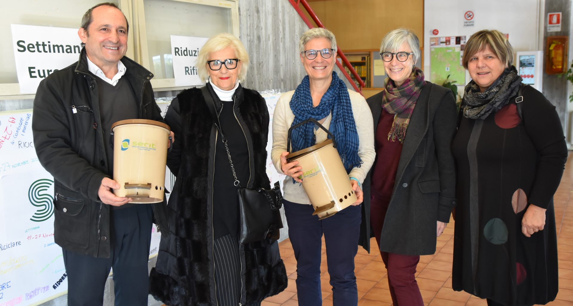 Serit bidoncini umido San Pietro in Cariano istituto Calabresi-Levi