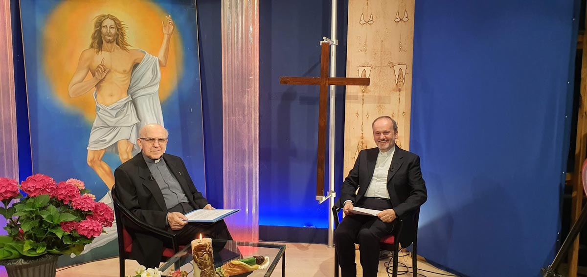 Mons. Todeschini e don Savio a Telepace