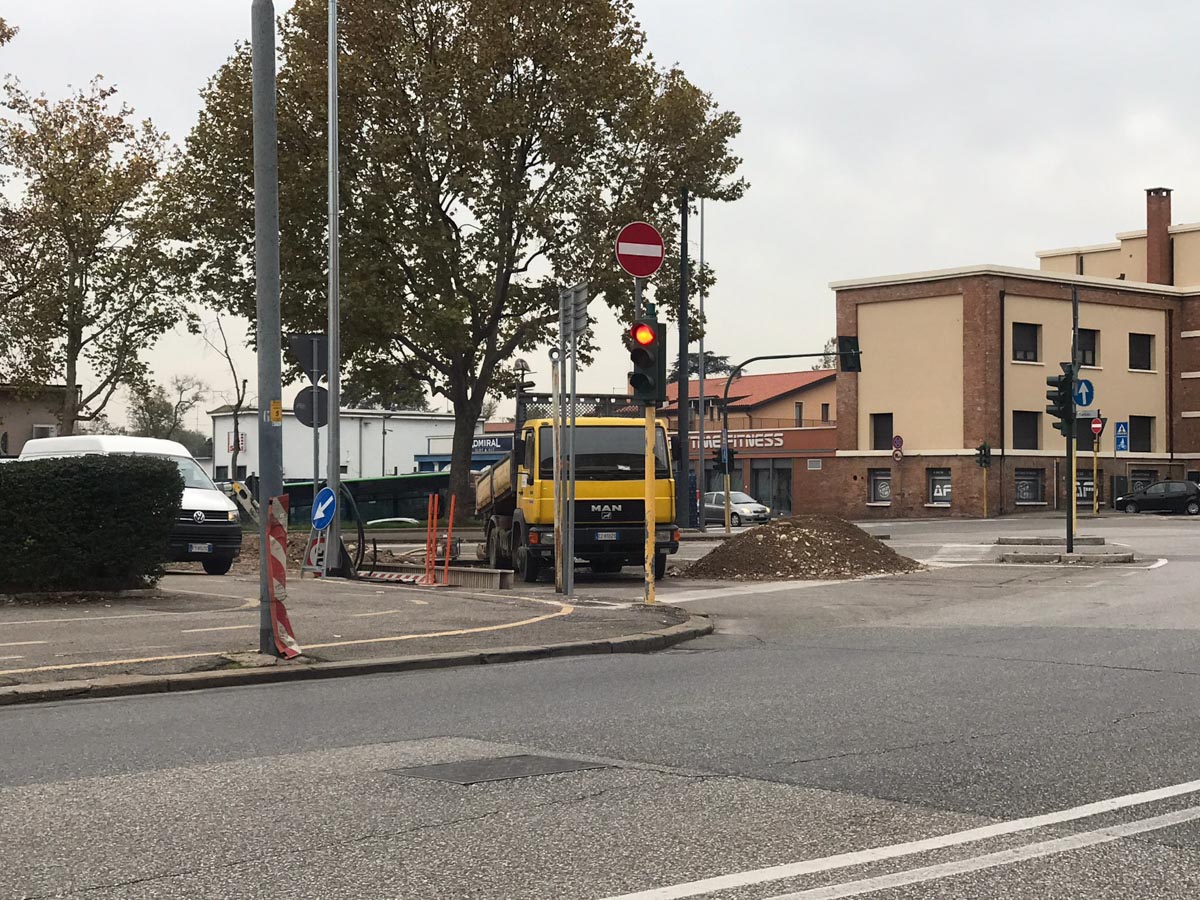 Porta Vescovo - lavori per perdita d'acqua