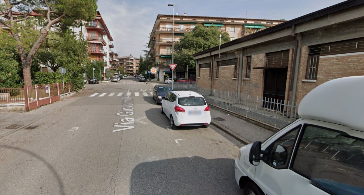 via Prati lavori marciapiedi Verona