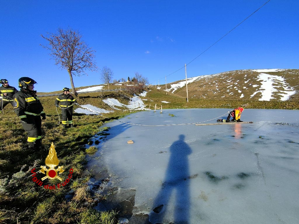 Cellulare ghiaccio Conca dei Parpari Vigili del fuoco