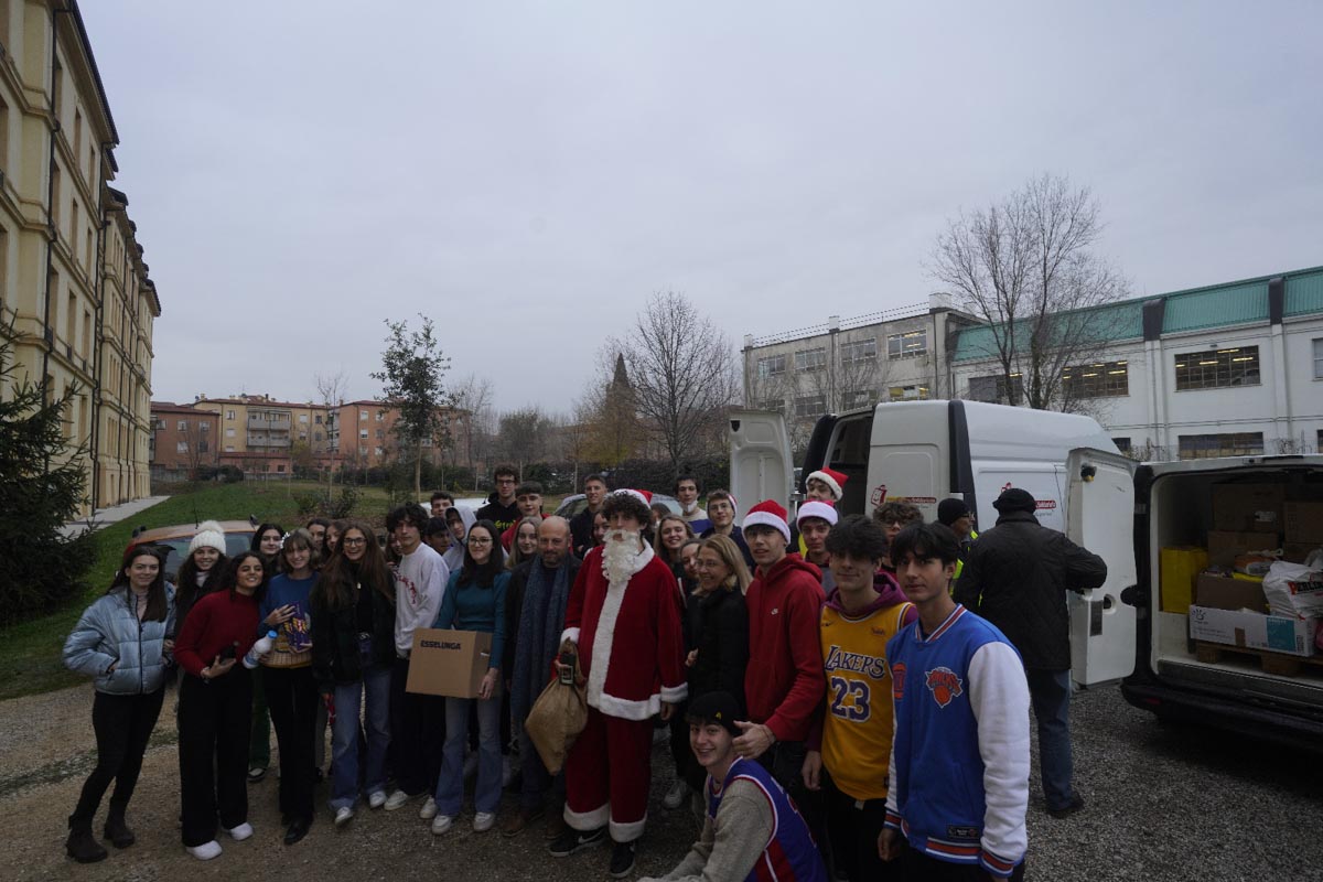 Messedaglia raccolta viveri Caritas