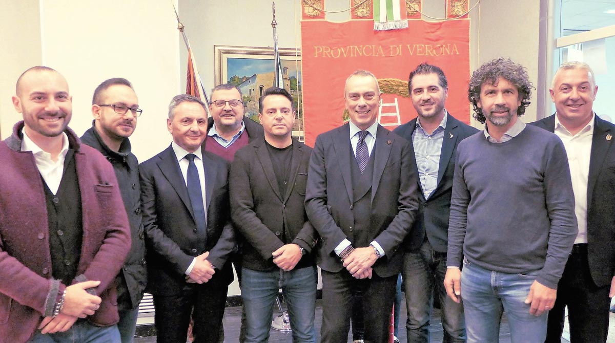 Il neo presidente della Provincia di Verona Flavio Pasini insieme ai rappresentanti politici del territorio