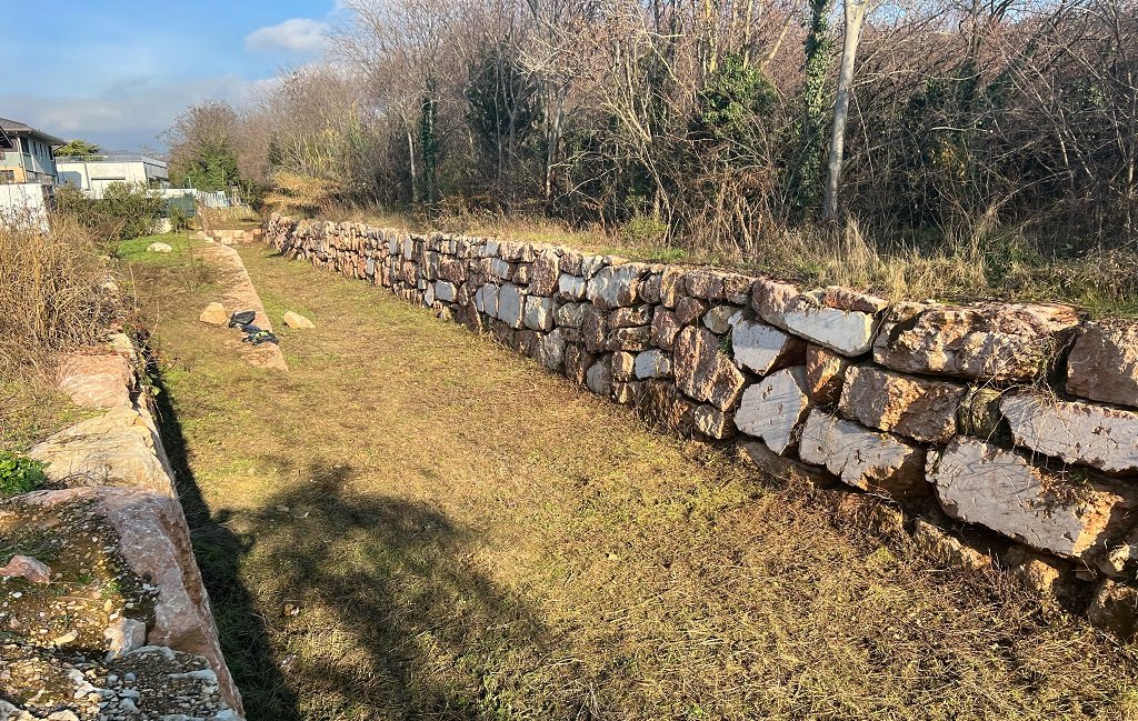 Il letto ripulito del progno di Avesa.