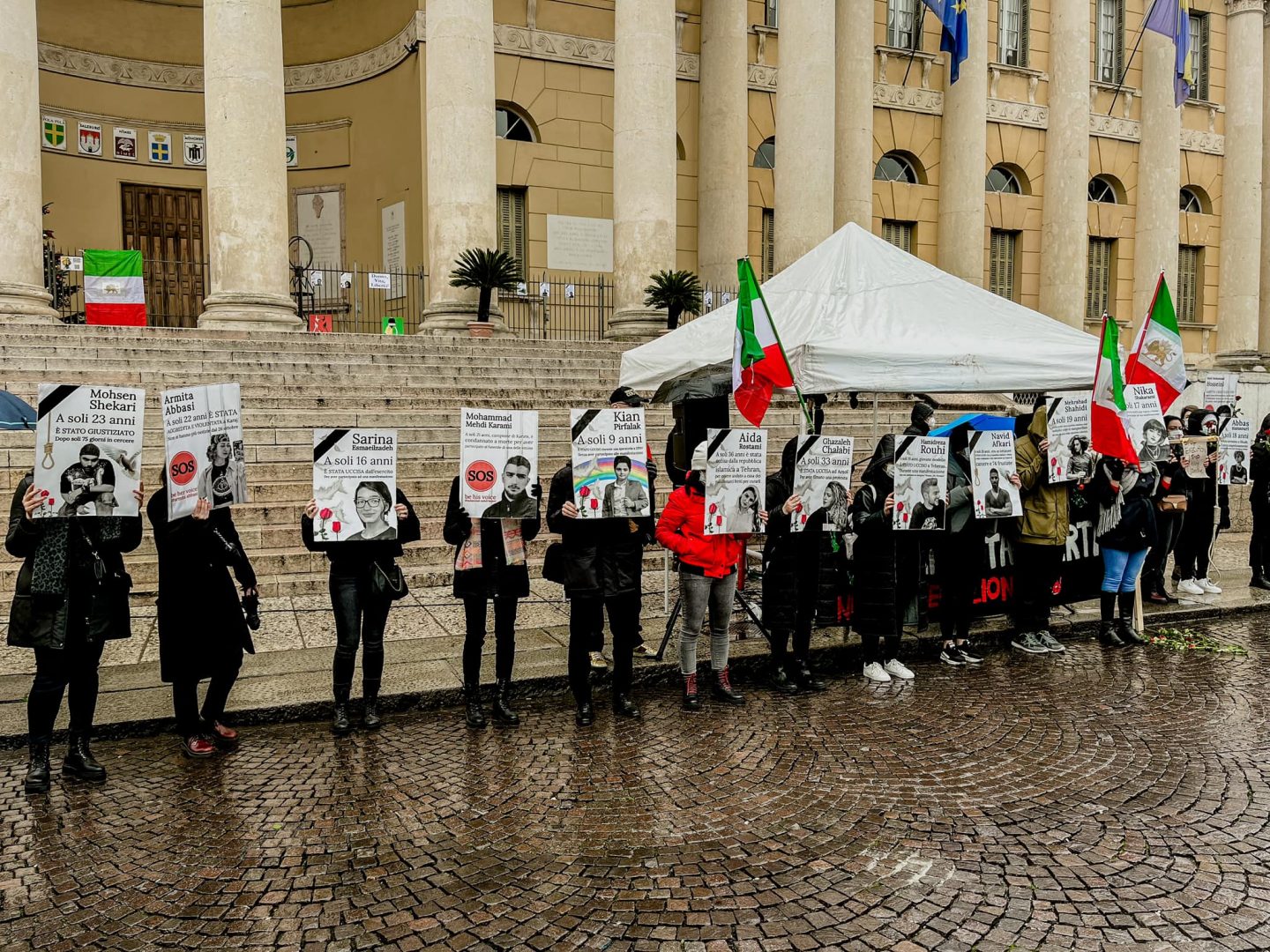 Proteste contro il regime iraniano a Verona (foto dal profilo dell'assessore Buffolo)