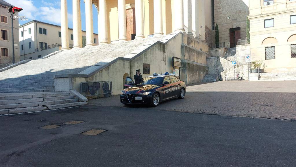 Monteforte d'Alpone ladri Carabinieri San Bonifacio