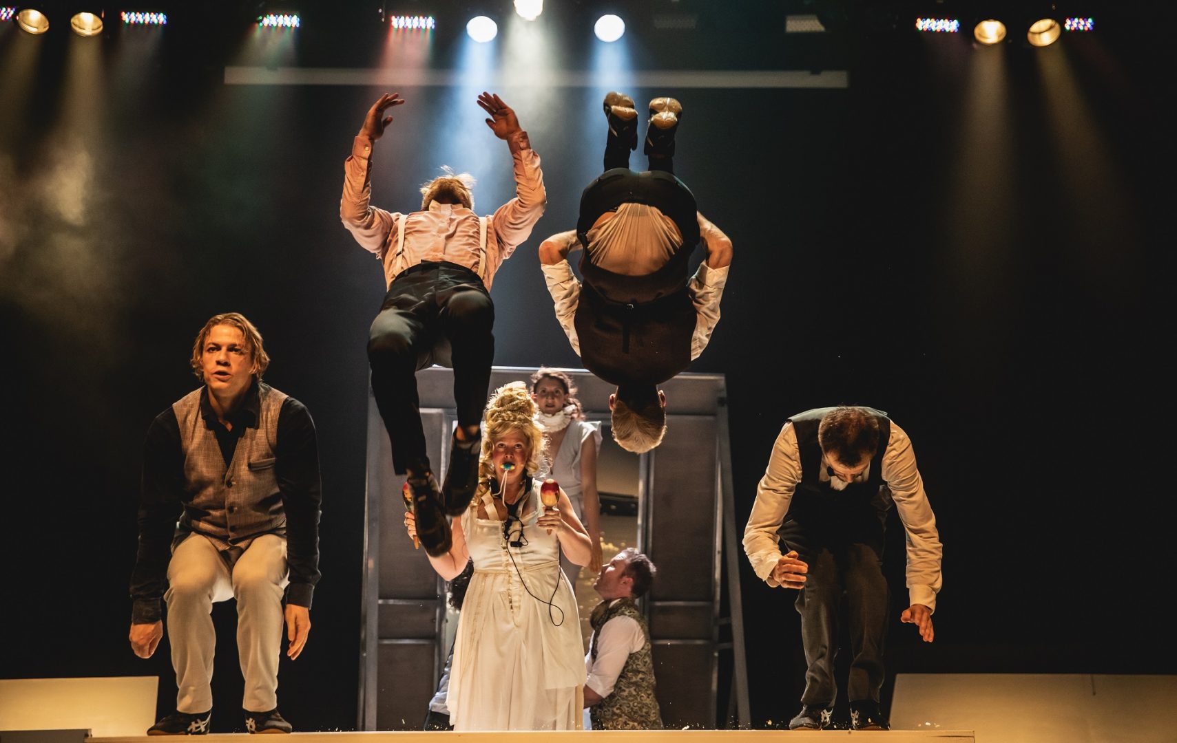 Teatro Ristori circo contemporaneo La Galeria Machine de Cirque