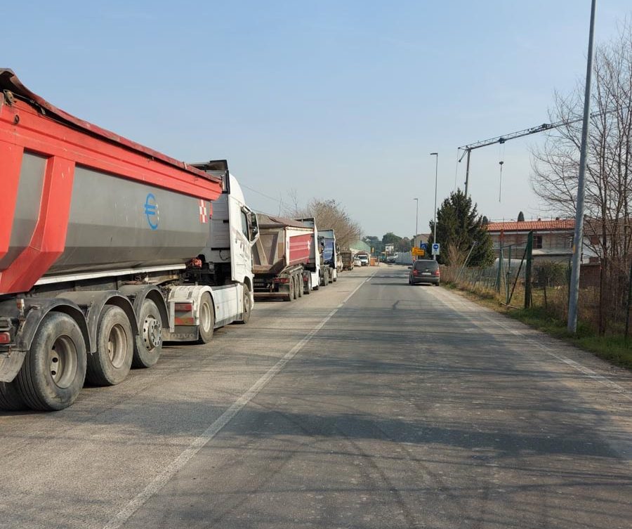 Asfaltatura via Serenelli