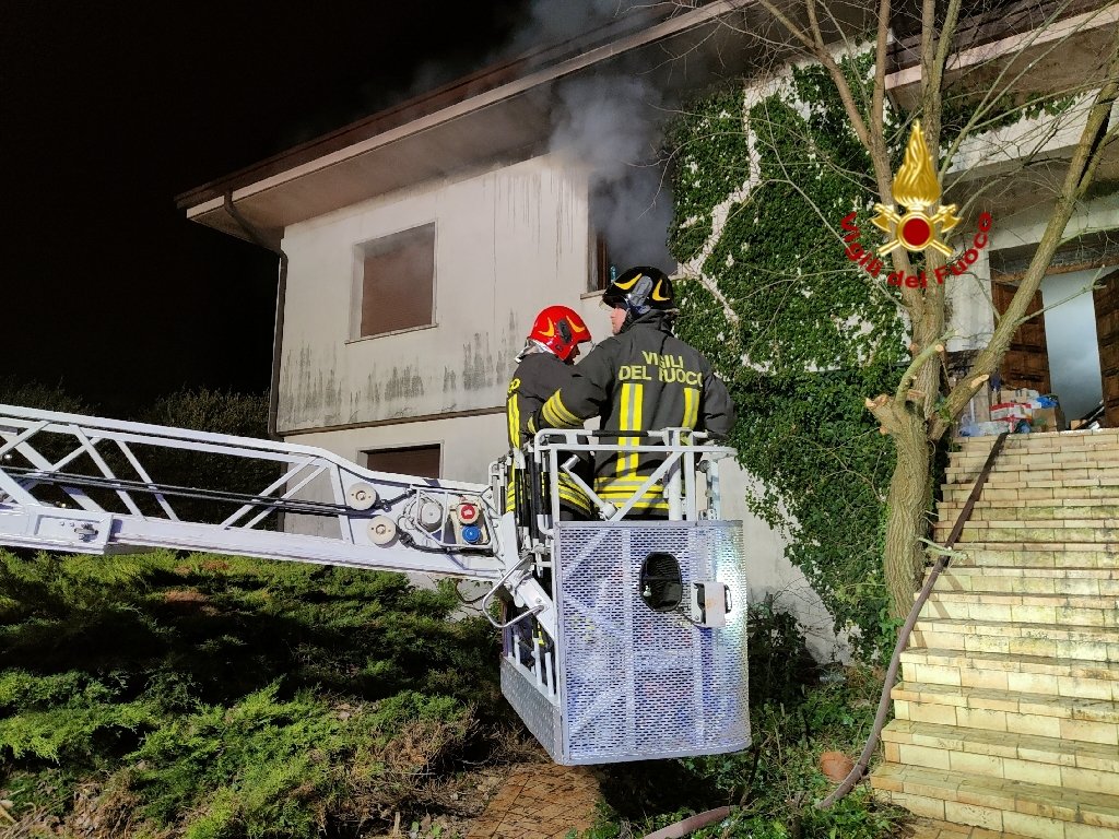 Villa Bartolomea incendio