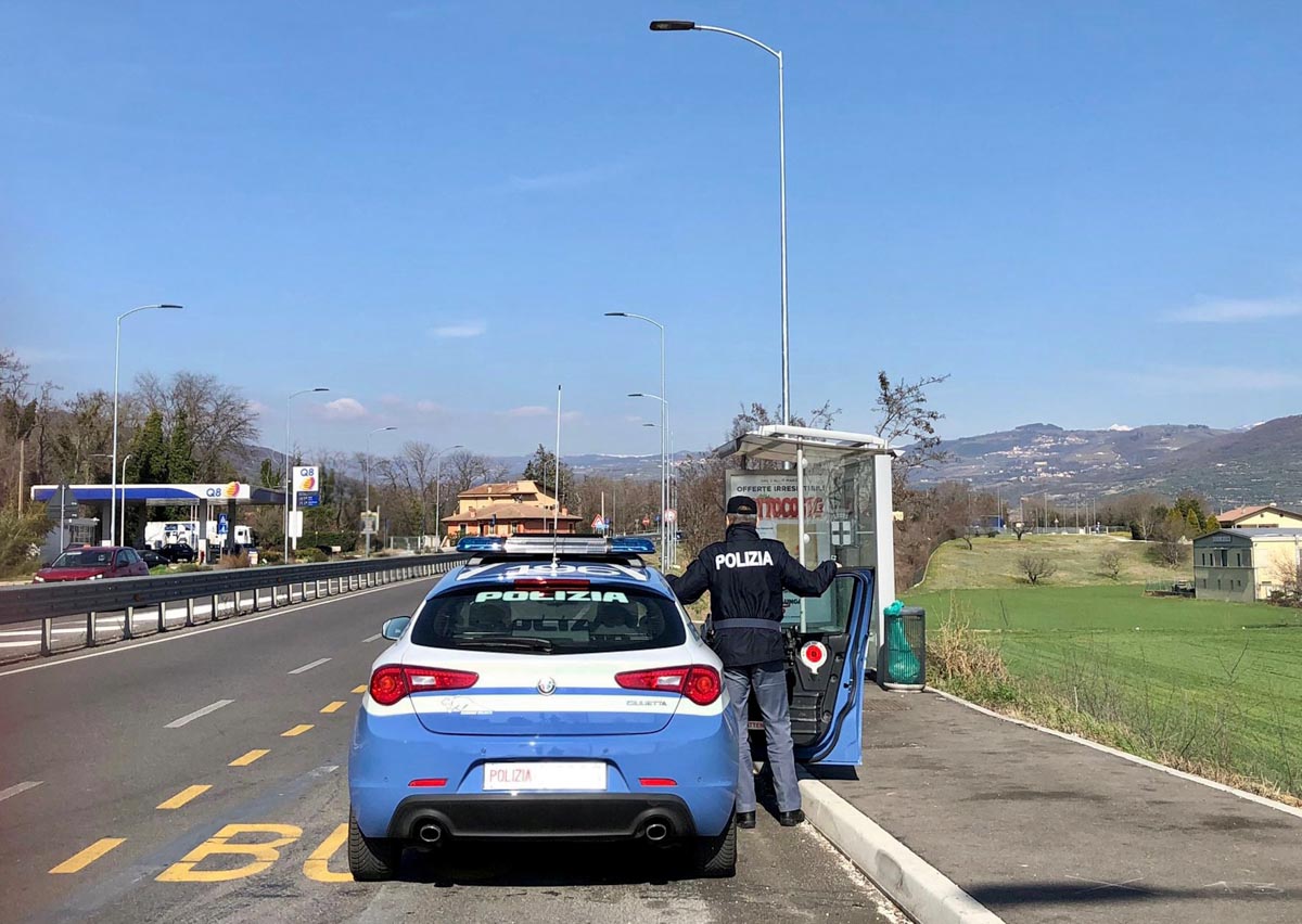 Polizia - aggressione coltello bus Poiano