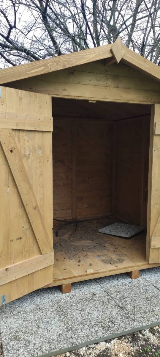 Scuola media Casaleone atti vandalici