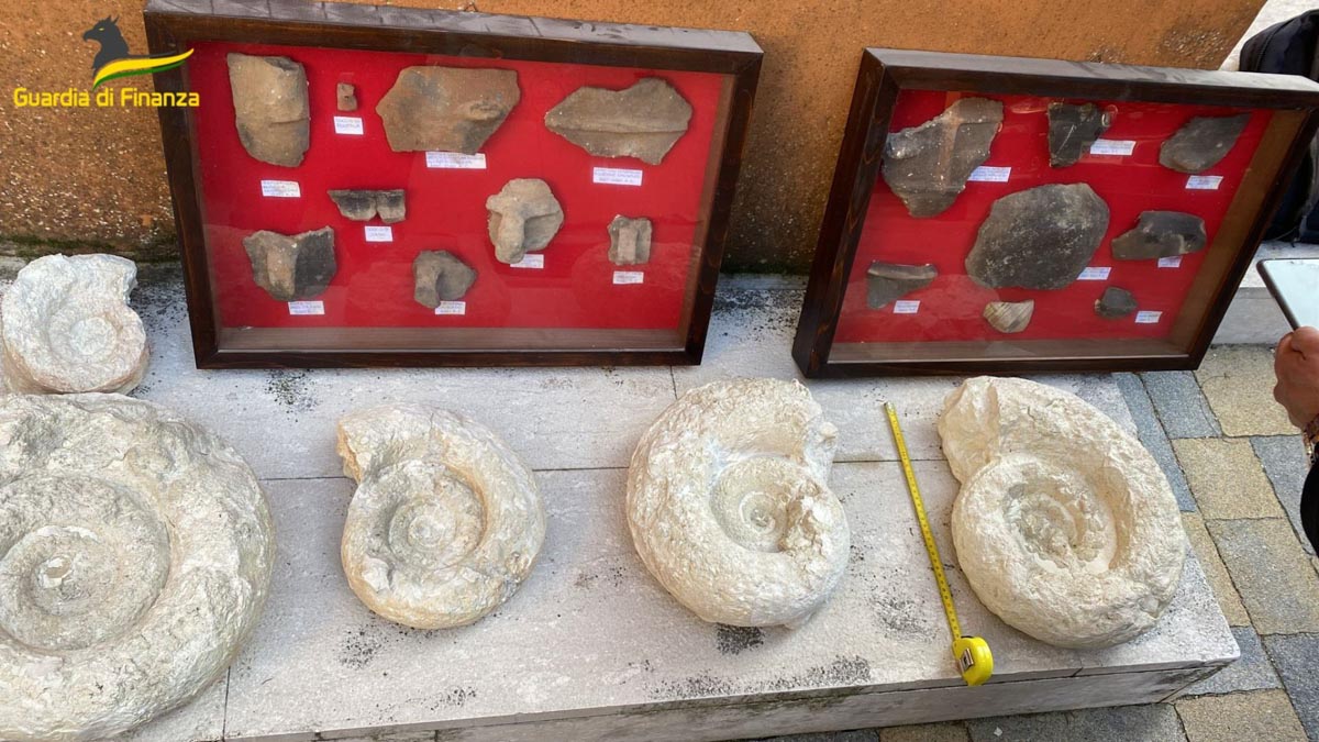 Guardia di Finanza - reperti archeologici