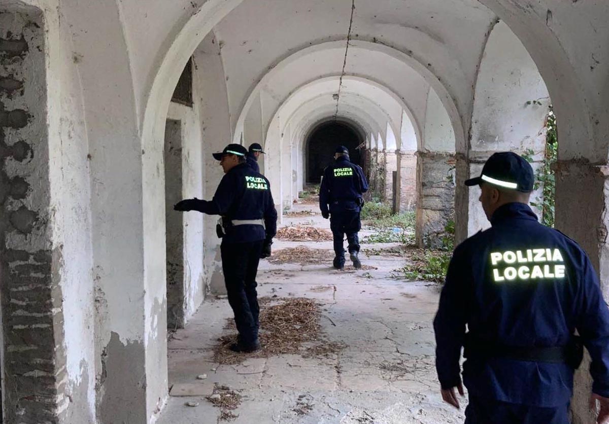 Polizia Locale Verona - Sgombero caserma RIva di Villasanta San Zeno