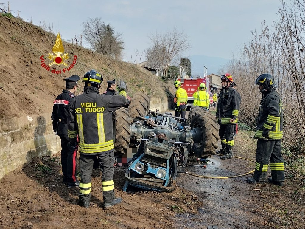 Soave trattore agricoltore