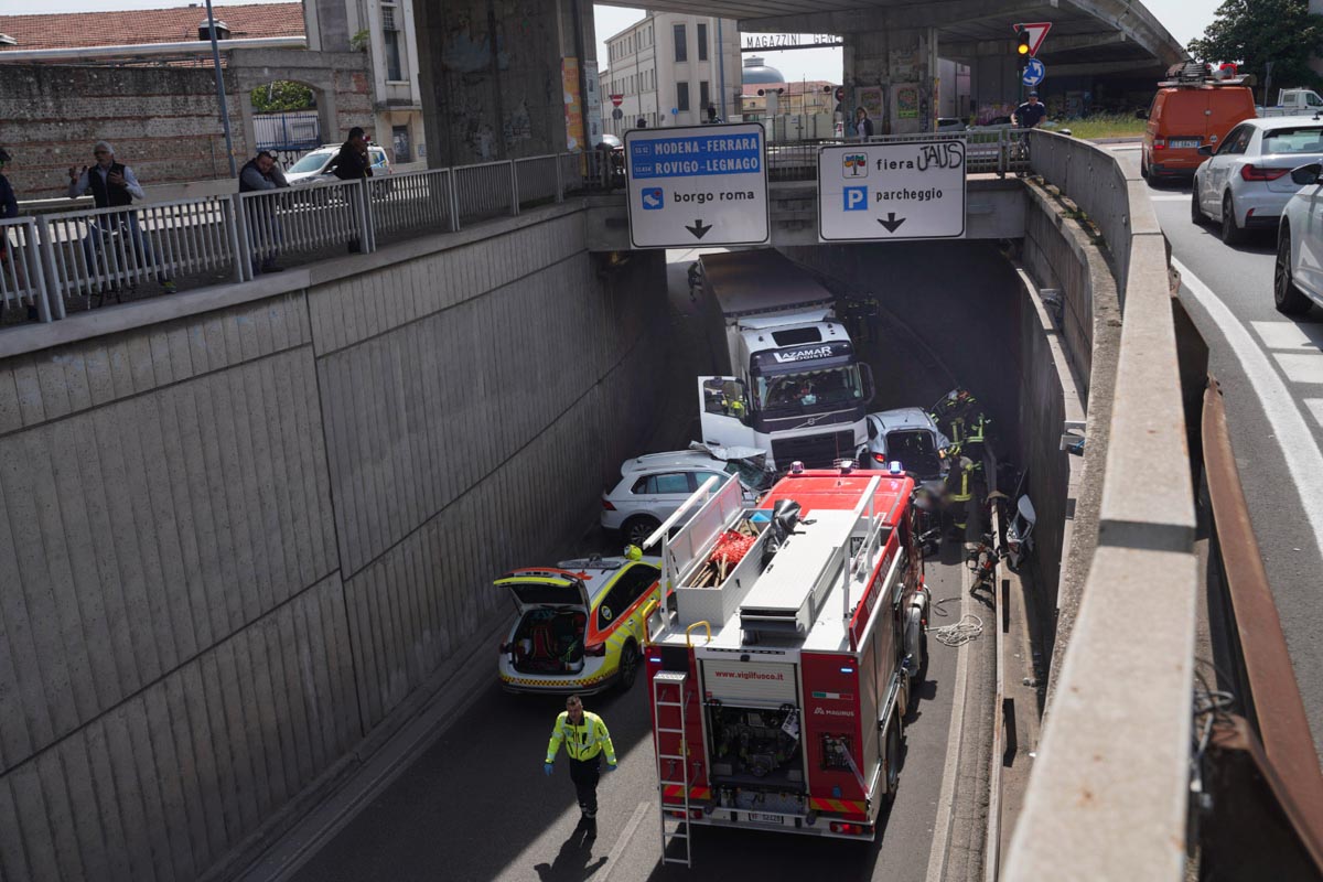Incidente sottopasso viale Piave-Borgo Roma