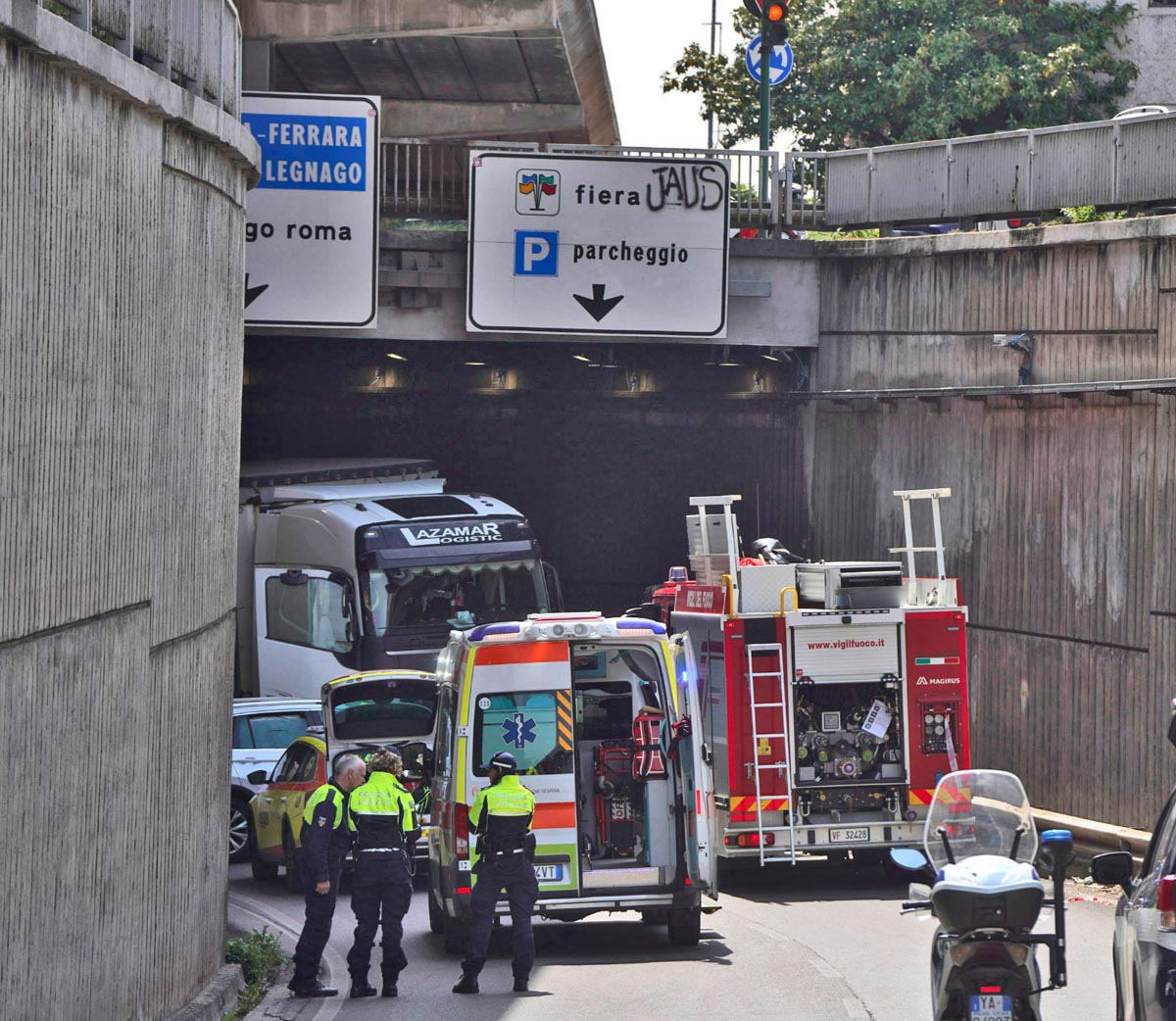 Incidente sottopasso viale Piave-Borgo Roma