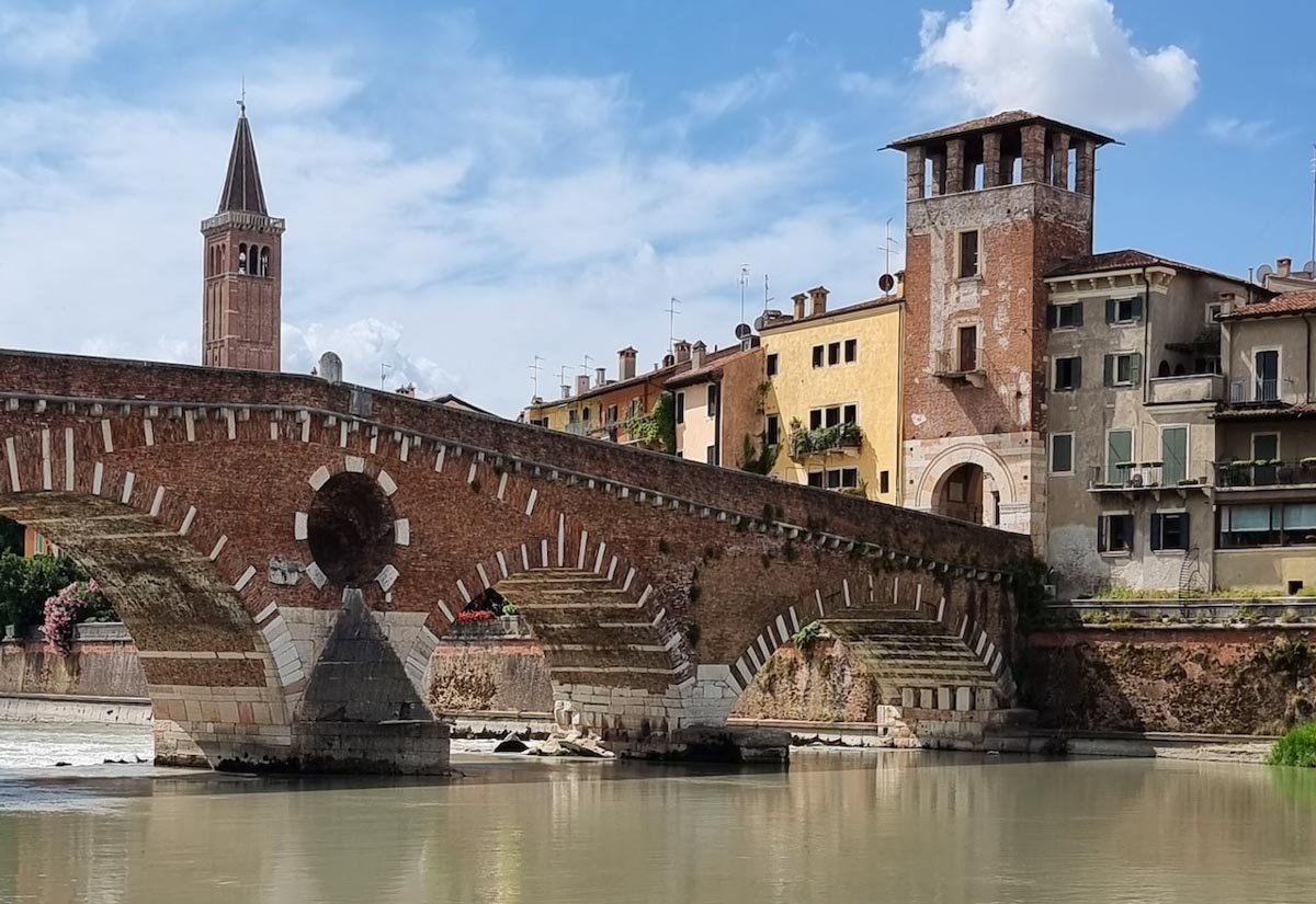 Verona Ponte Pietra Adige