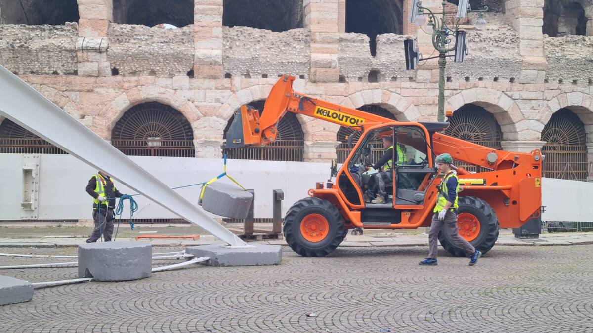 smontaggio stella Arena