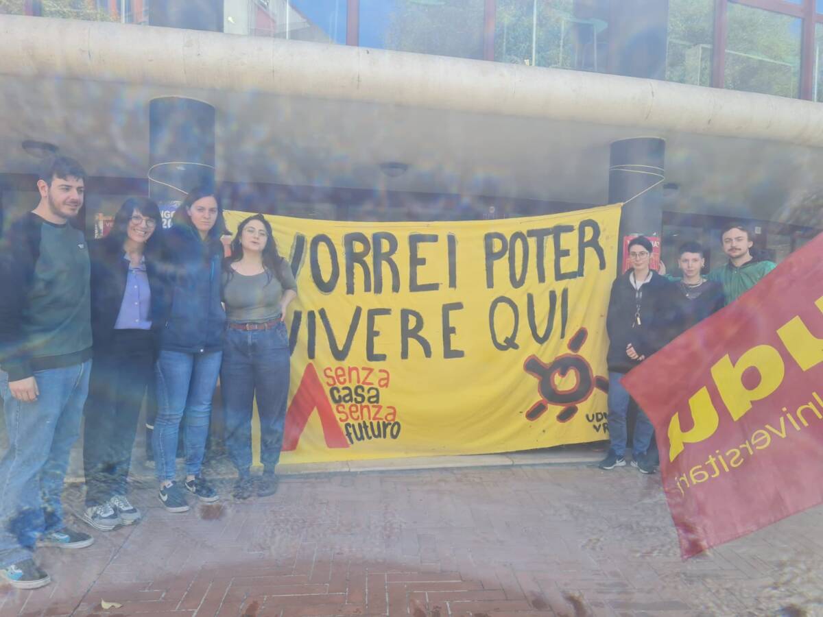 La consigliera Bigon con gli universitari