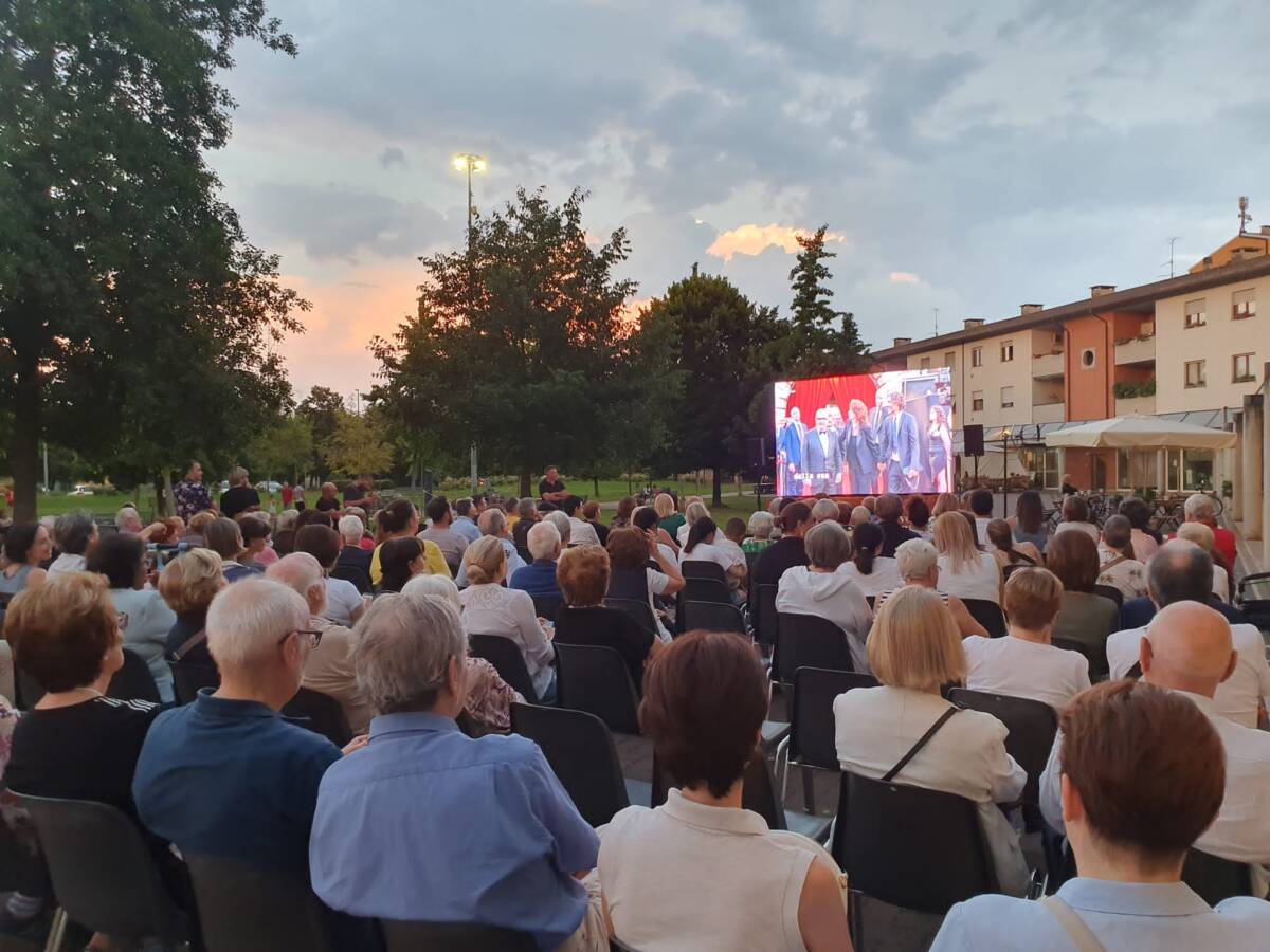 Opera sotto le stelle nei quartieri di Verona