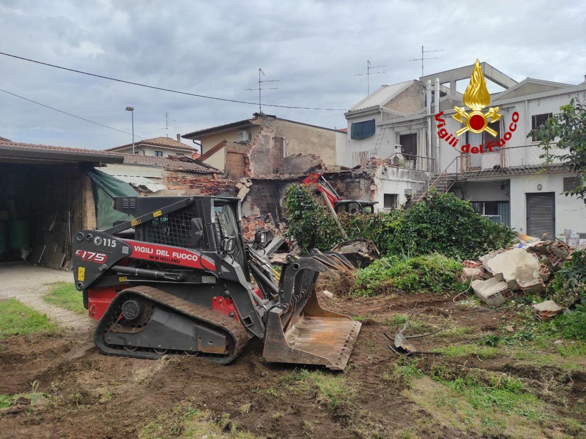 San Giovanni Lupatoto - Incendio e crollo garage