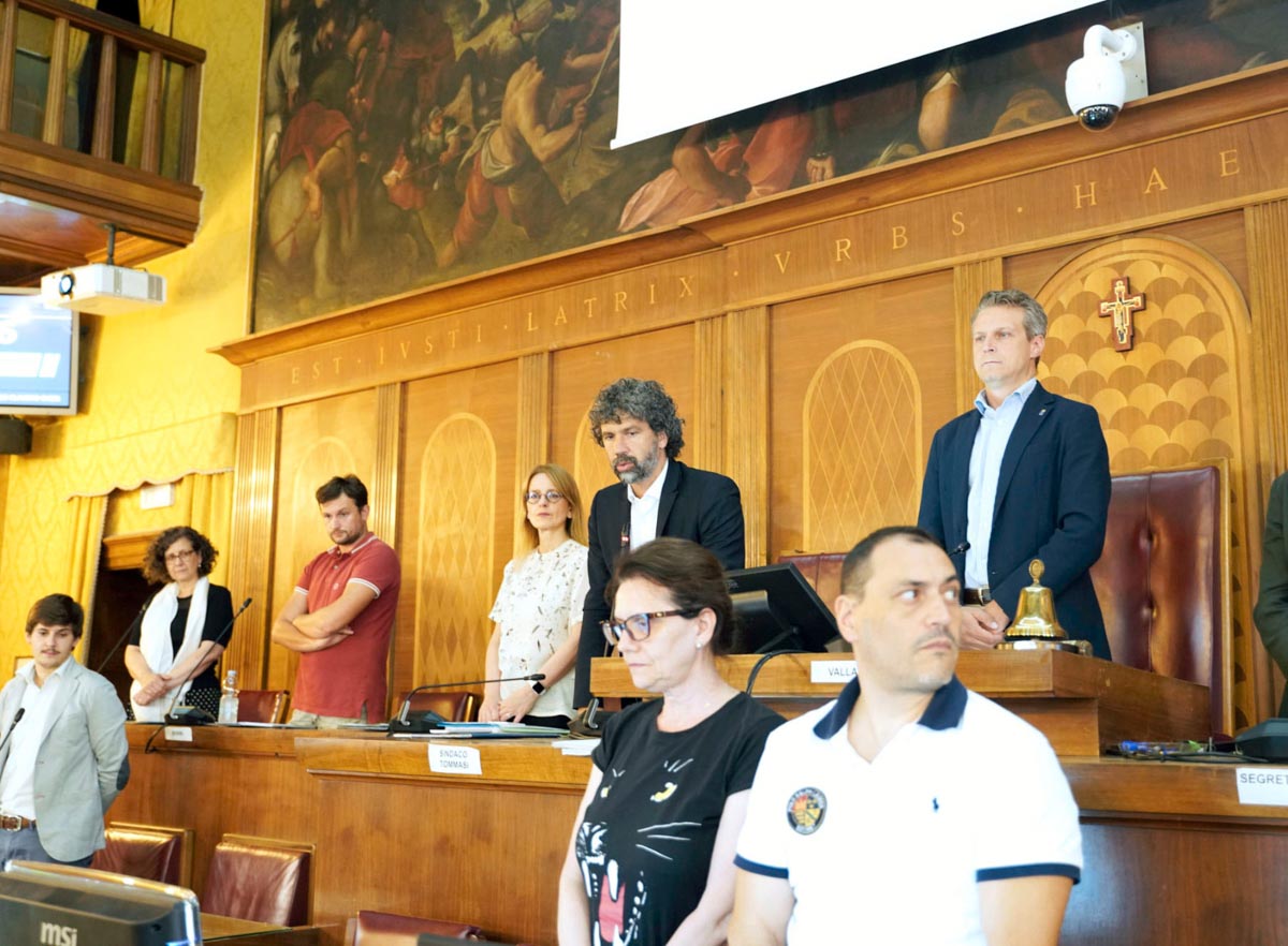 Consiglio comunale di Verona, il minuto di silenzio per Claudio Bassi