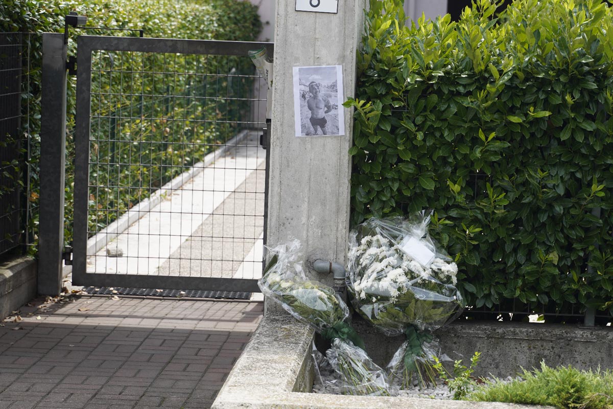 Fiori casa Baltieri omicidio-suicidio