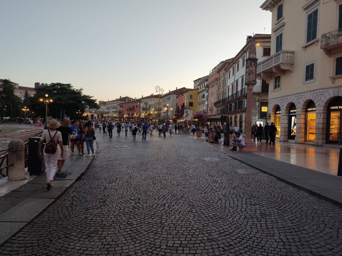 Piazza Bra di sera Verona