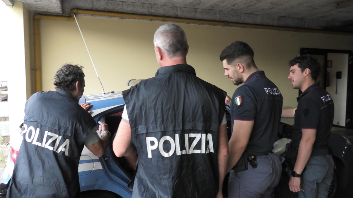 Polizia di Stato - Pattuglione Immigrazione sgoberi a verona