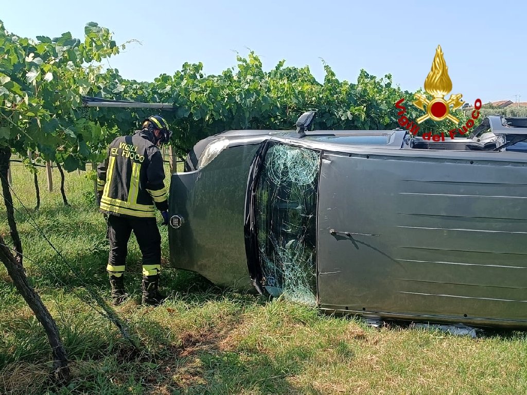 Vigili del Fuoco Cavaion Veronese incidente auto (2)