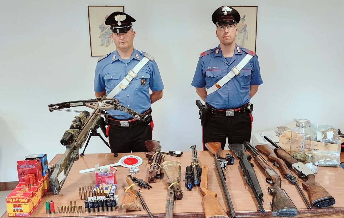 Carabinieri Verona arsenale detenzione armi