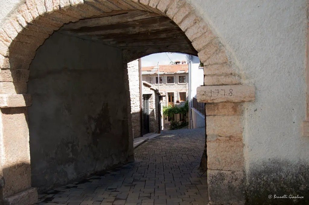 Borgo Paglia a Cerro (Foto Gianluca Brunelli)