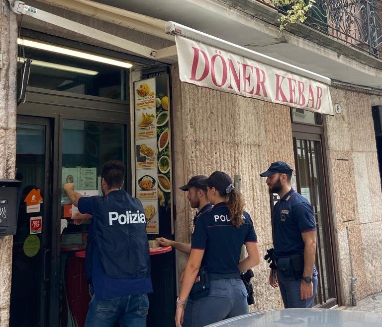 Polizia PASI - Chiusura King Kebab