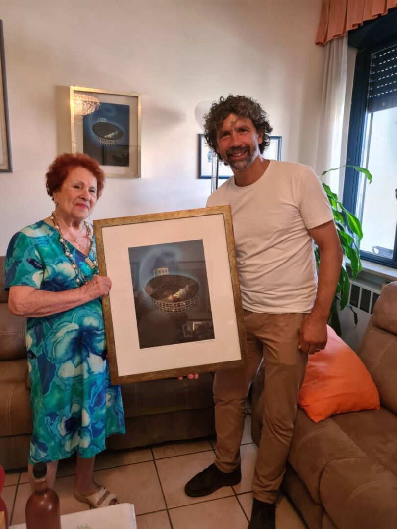 SINDACO_CON_ZORE_100_ANNI