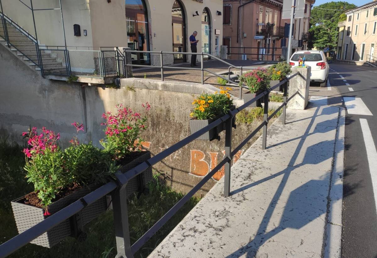 fiori ponte dell'olmo