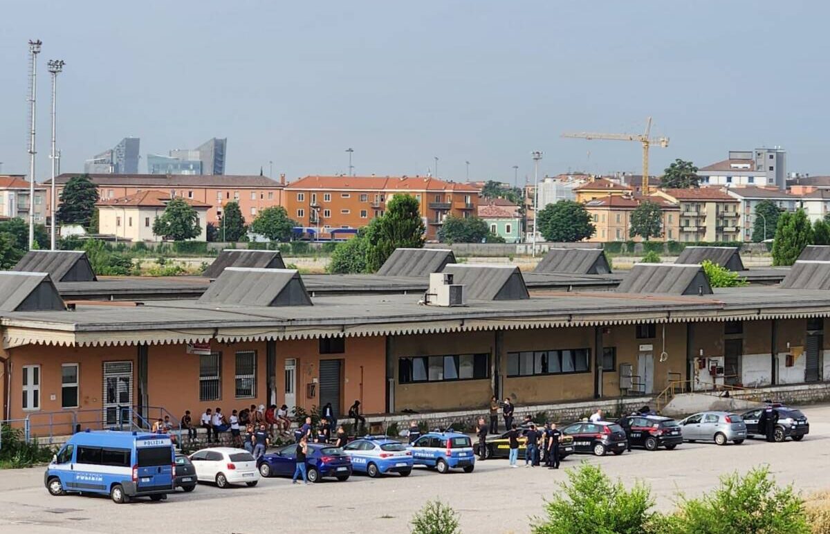immigrazione clandestina polizia di stato verona espulsi