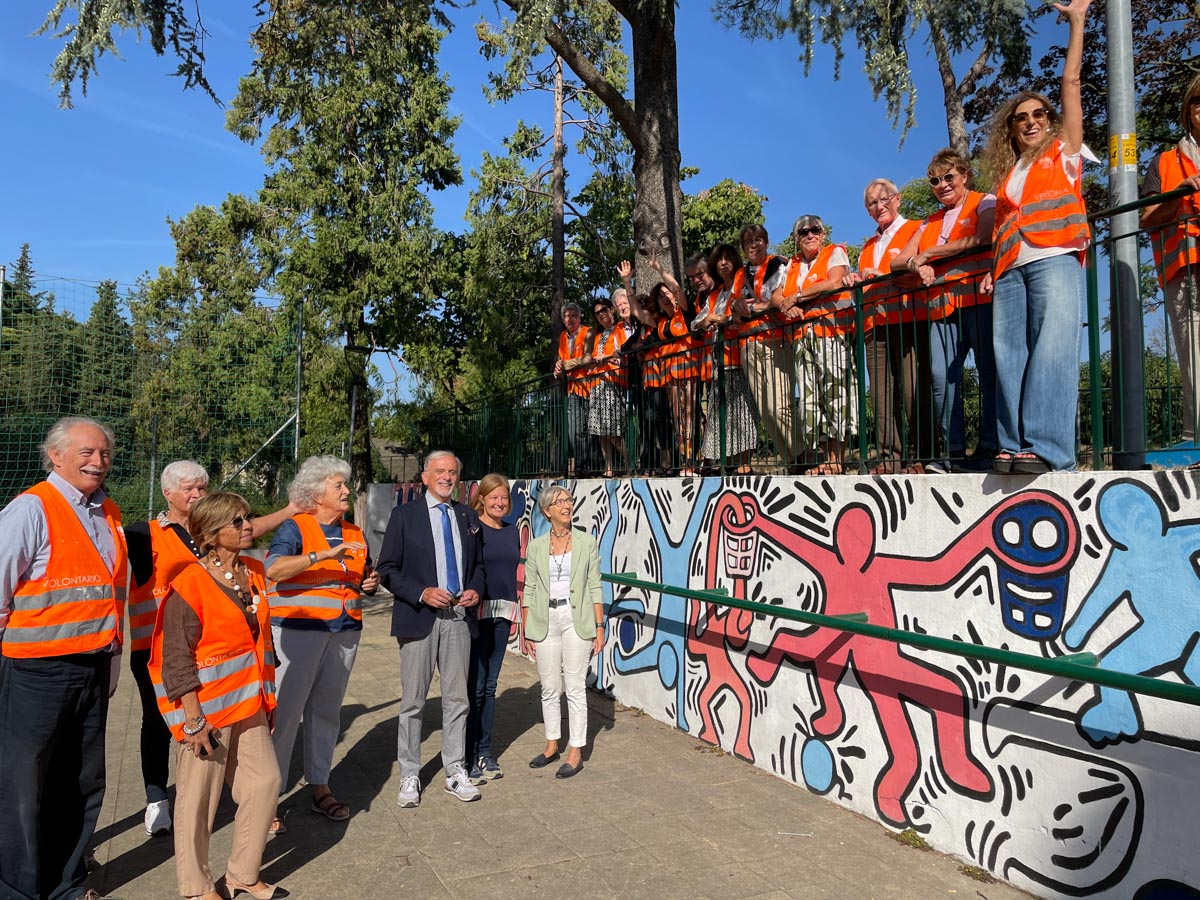 Gli Angeli del Bello presentano il restauro del murale nel campo da basket del bastione Santa Toscana, zona Porta Vescovo
