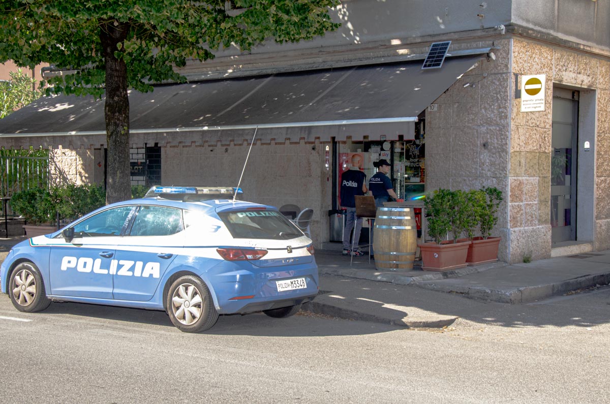 Polizia di stato - Chiusura Bar via Zeviani