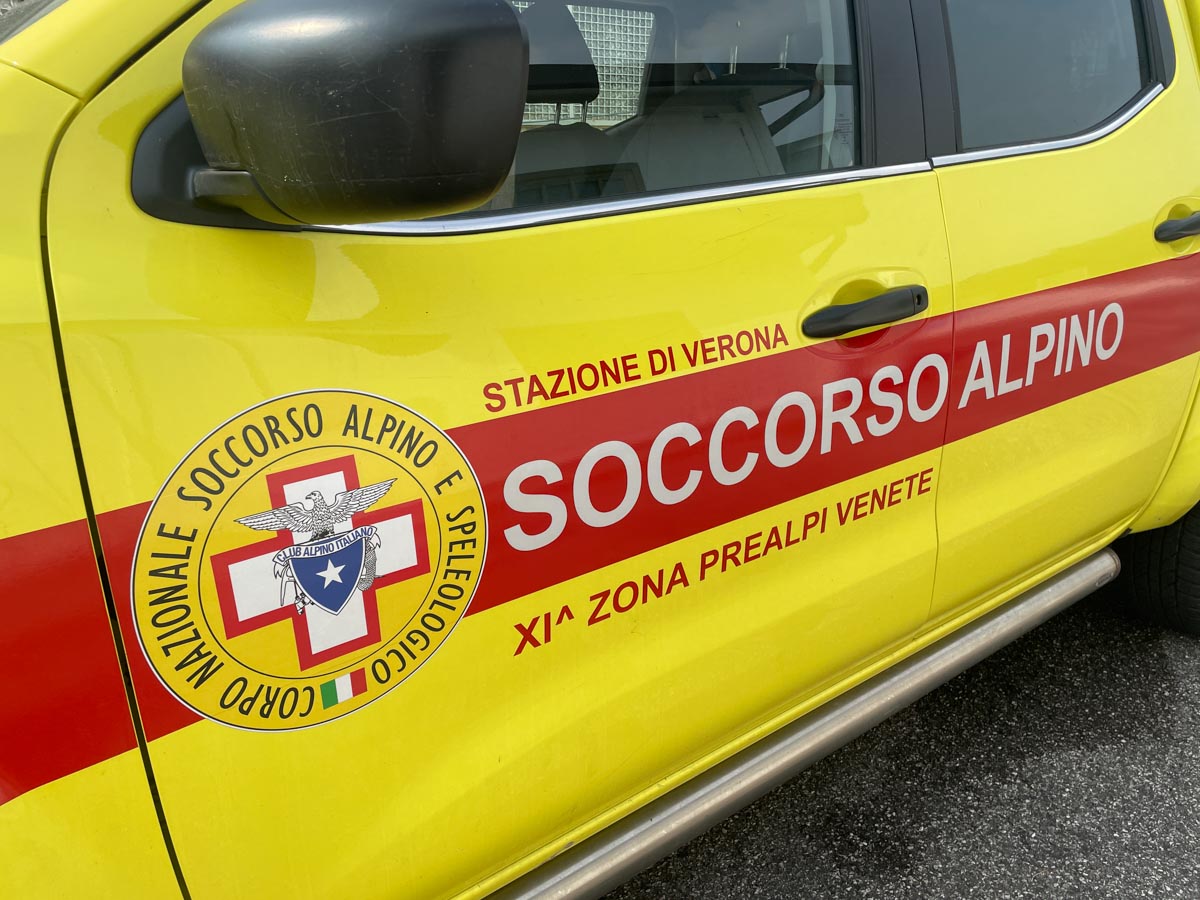 Mezzo del Soccorso alpino e speleologico di Verona